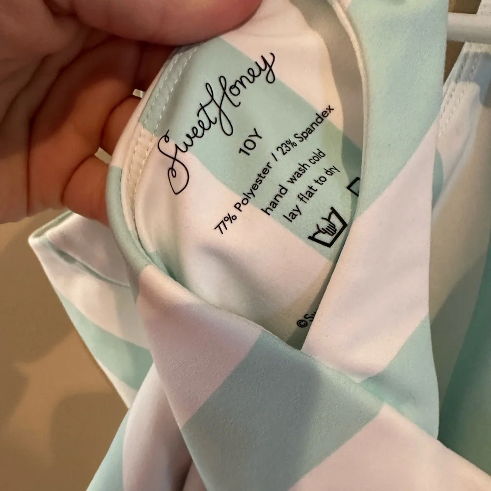Sweet honey active crop top Size 10